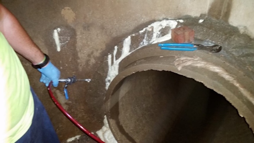 Case Study: Sealing a manhole with chemical grout